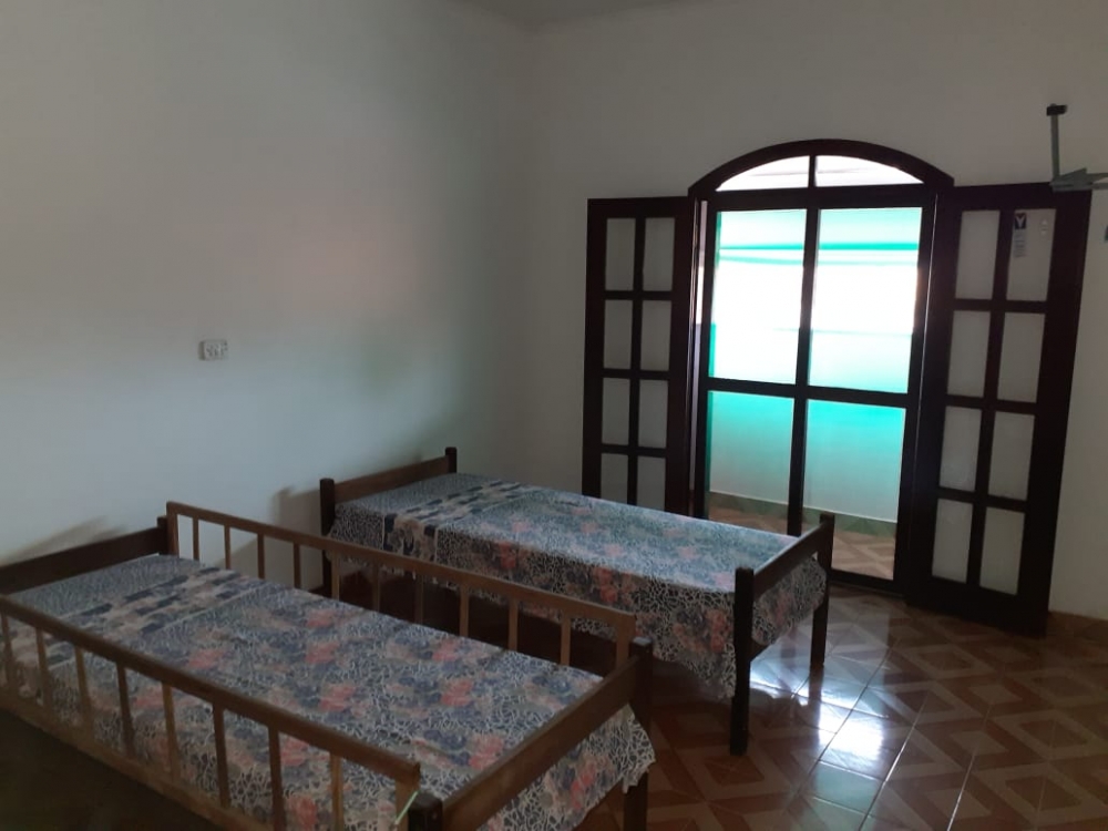 CASA COM 05 DORMITÓRIOS, 02 PI